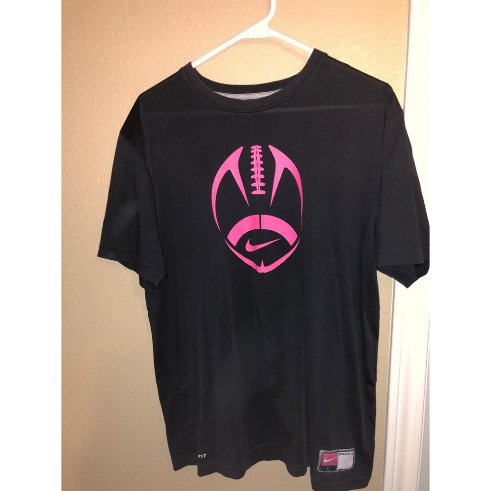 Nike Men’s Dri Fit T-Shirt w/Pink Football